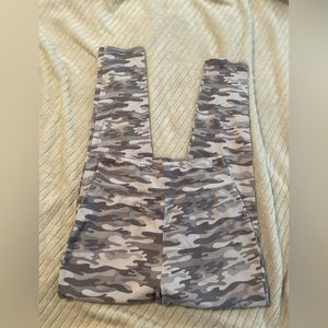 Medium Flirtitude Active Leggings